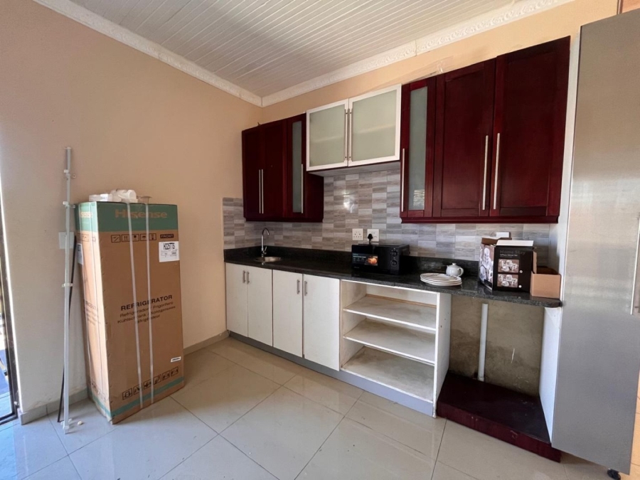 4 Bedroom Property for Sale in Palmiet Western Cape
